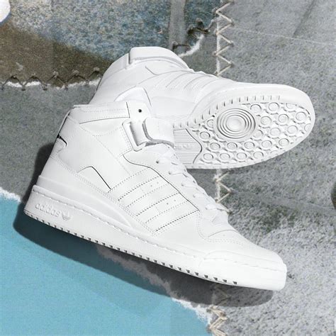 adidas mid weiß|white Adidas shoes.